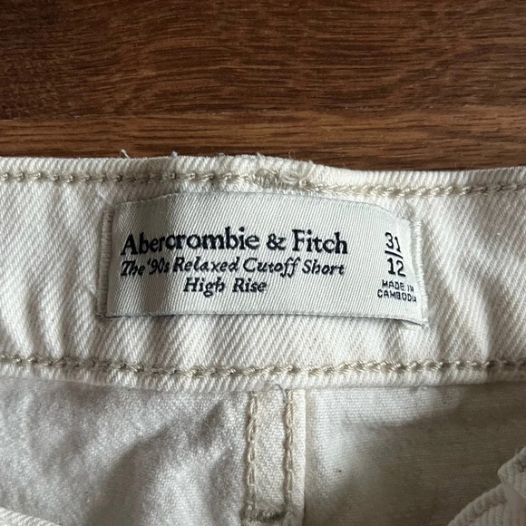 The 90s Relaxed Cut Off Short Criss Cross for Summer - Picture 4 of 7